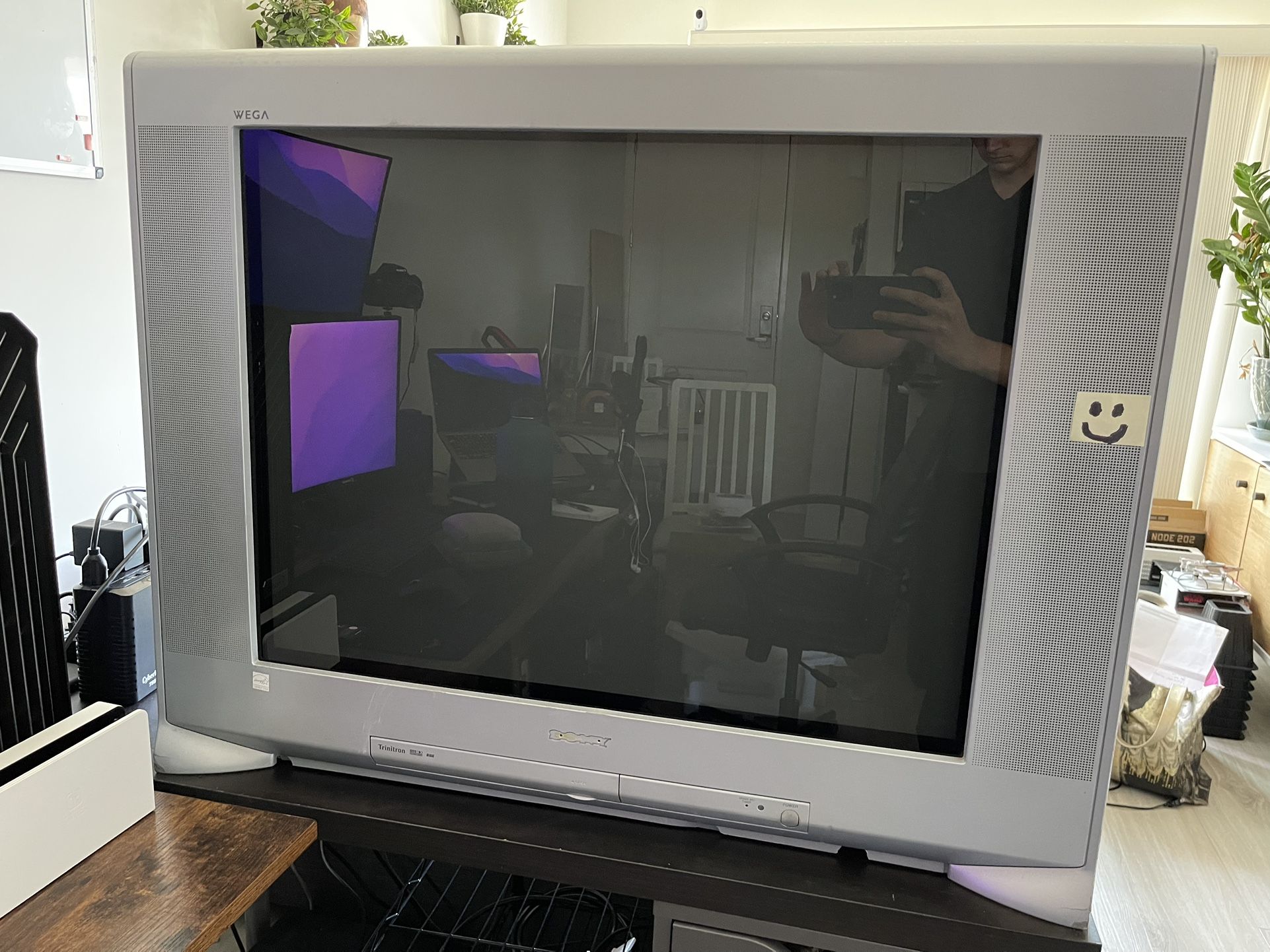 32” CRT TV