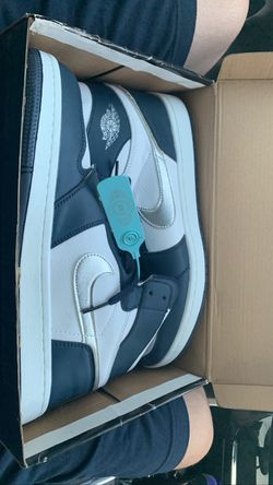 Jordan 1 Retro High Midnight Navy Blue 