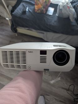 Ultra High Definition Projector W/3D Capabilities