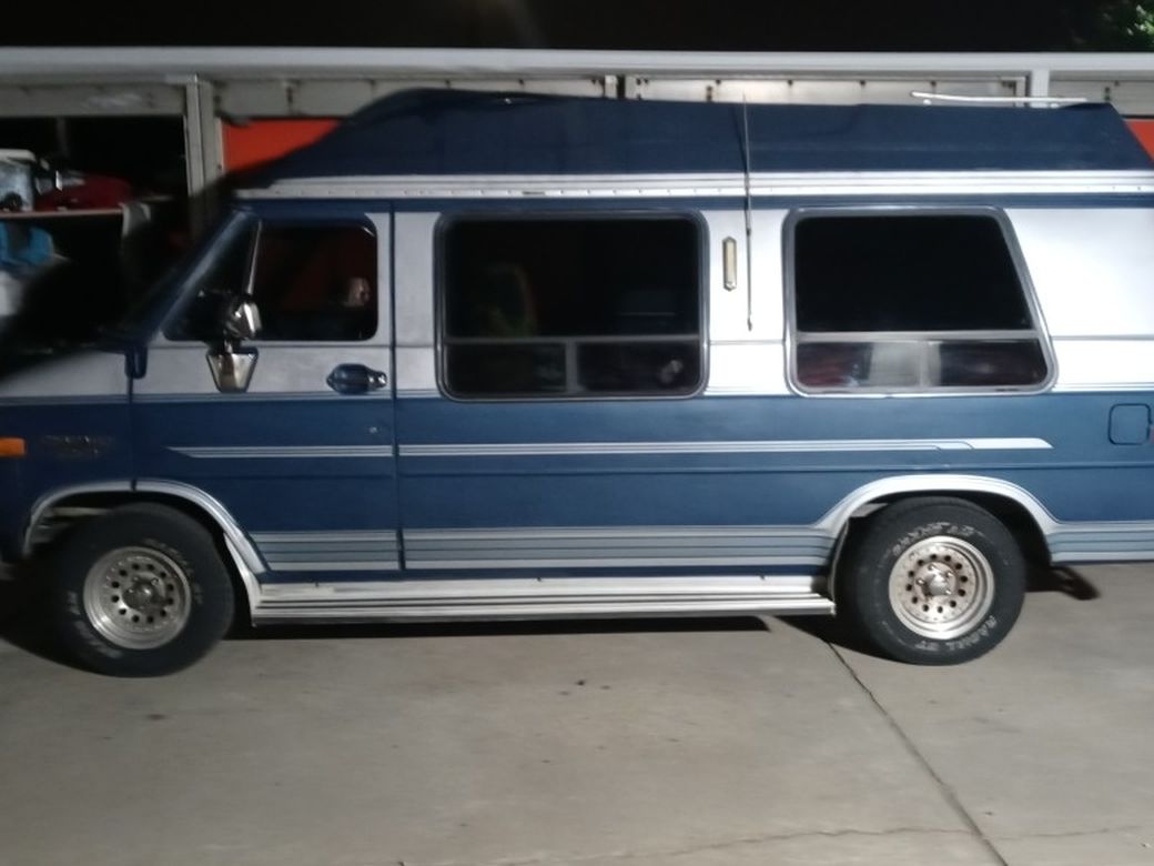 1992 Chevrolet G-Series Van