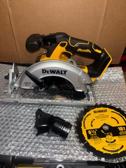 DEWALT 20V MAX Cordless Brushless 6-1/2 in. Sidewinder Style Circular Saw (Tool Only)