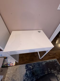 Kids Desk With Chair 