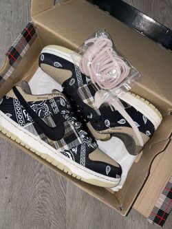Travis Scot Dunks 