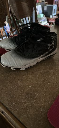 Football cleats