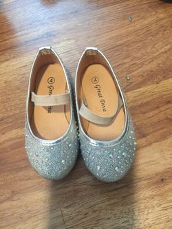 Toddler girl Size 4 silver rhinestone shoes