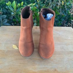 Ladies, Cute Suede Boots 