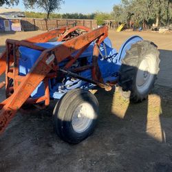 Ford 600 Series Tractor 