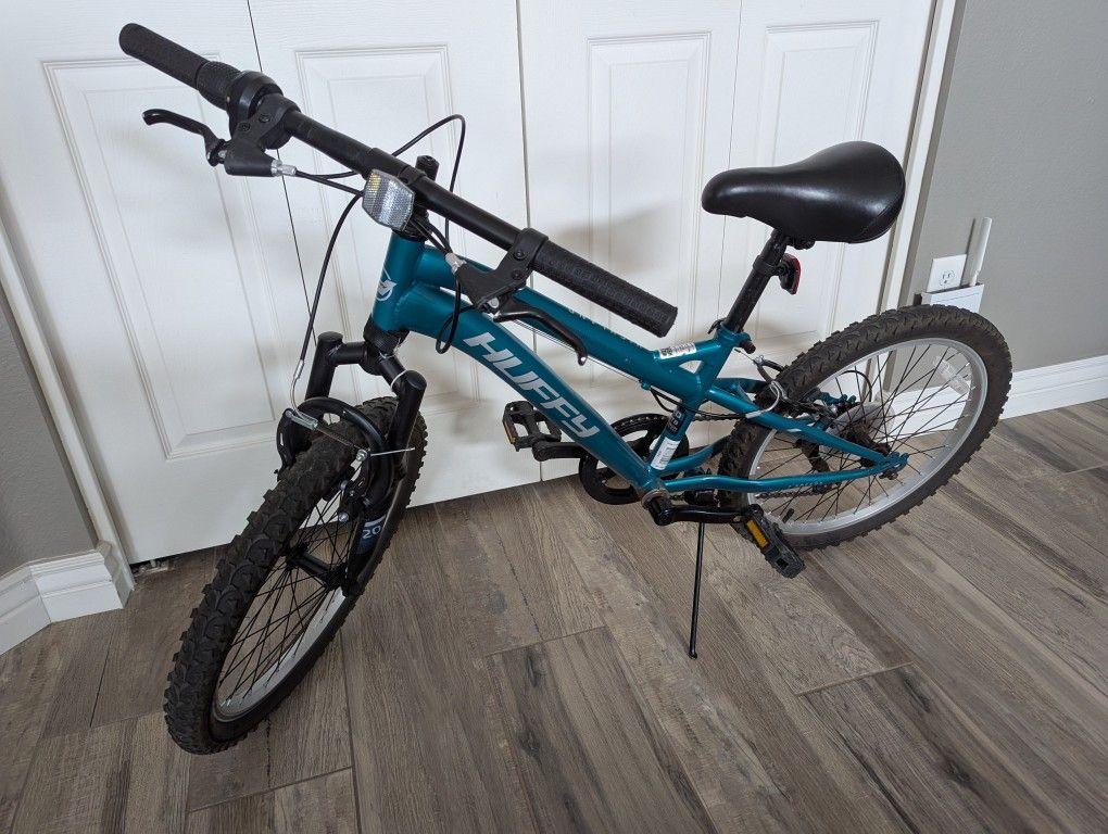 Kids Huffy Mountain Bike with Helmet