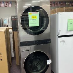 Washer And Dryer Stackable Gas 24” In New Open Box 