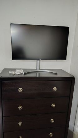 LG Monitor 32UN550-W