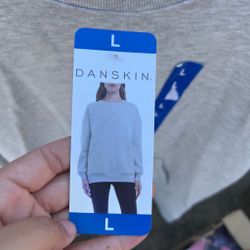 Danskin Women's Crewneck Sweatshirt Size Large
