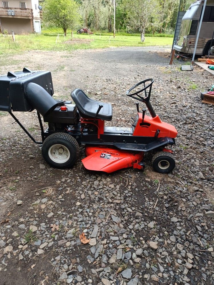 Areins Rear Engine Riding Mower