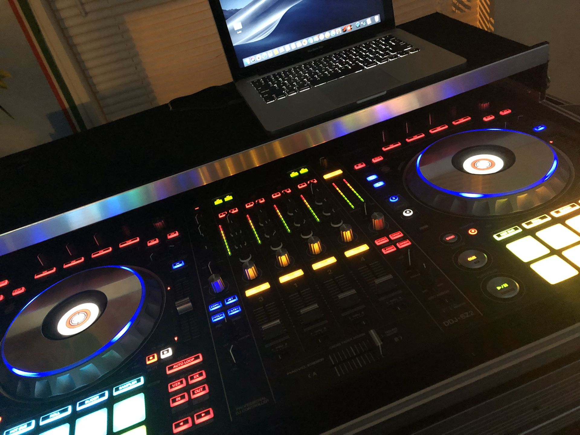 Dj