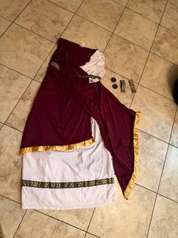 Halloween 🎃 costume women’s size. Plus xl( 3x.(20-22)Roman empresses