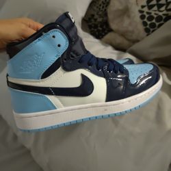 Jordan 1 Mid