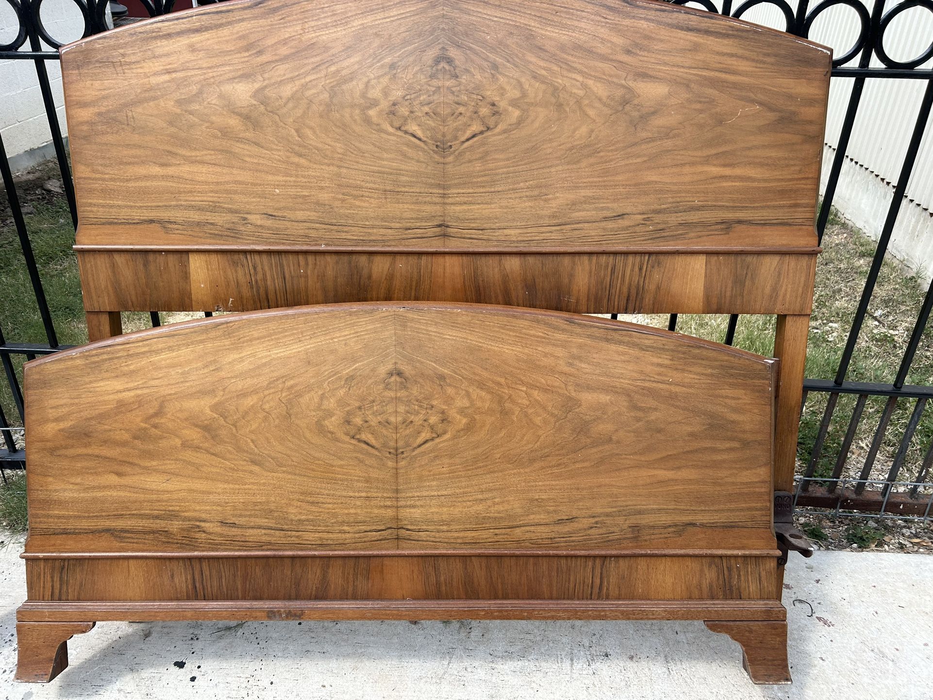 Vono Antique Bed Frame