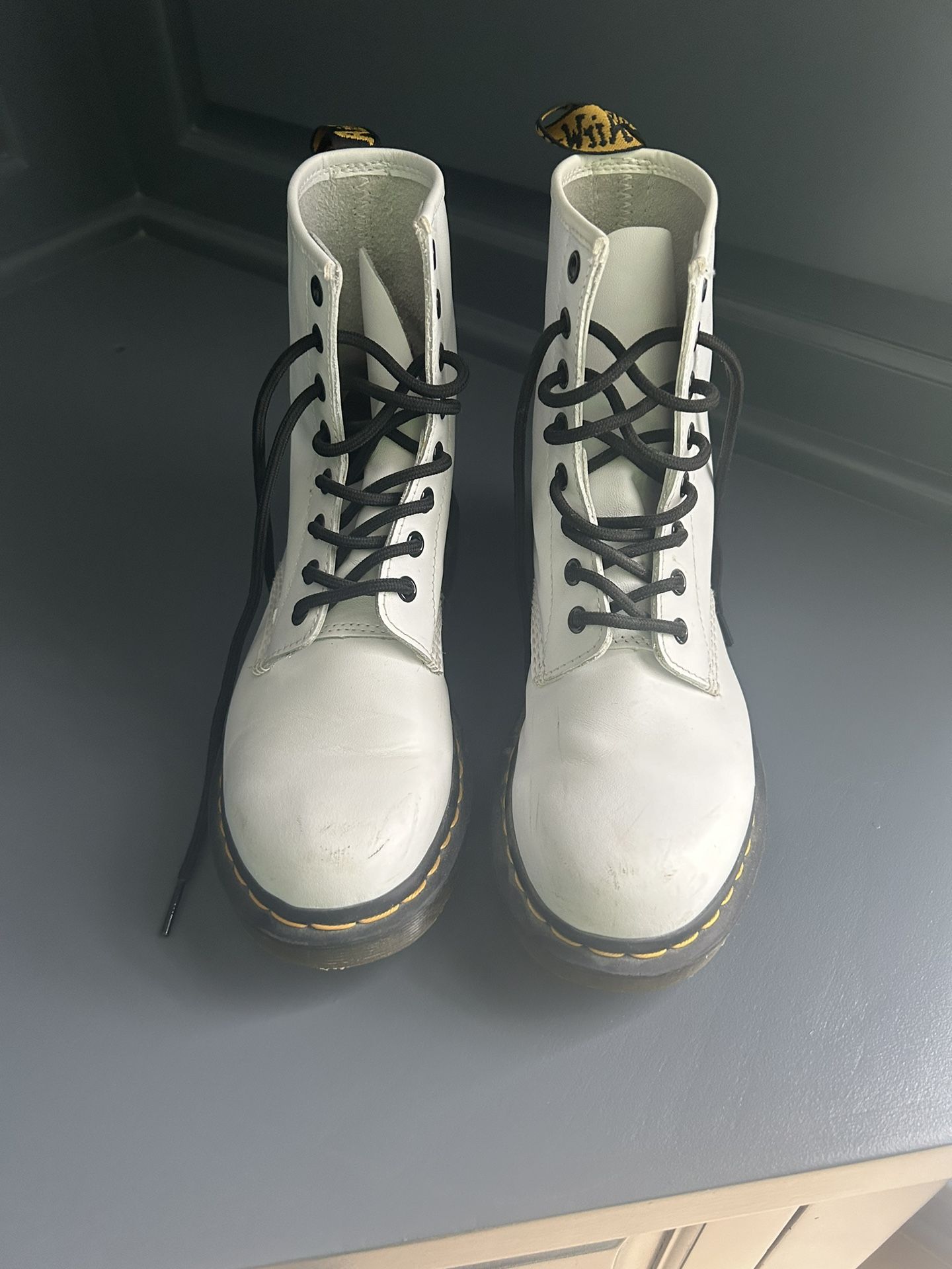 Women’s Dr Martens 8 Eye Boot White Size 7
