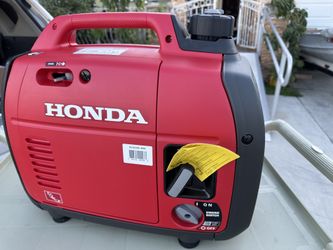 100% Brandnew Honda Eu2200i with Bluetooth No Oil No Gasoline Ever Added Zero Hour see photos costmetic black plastic piece welded