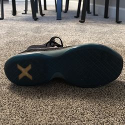 Kobe elite commander 10s size 12