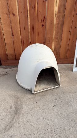 Igloo doghouse large
