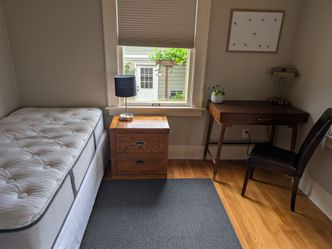 Young-Hinkle single bedroom set