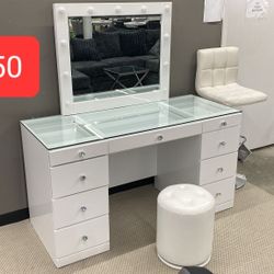 Avery White Vanity ,makeup Vanity