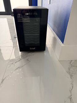 6 Bottle Freestanding Wine Fridge