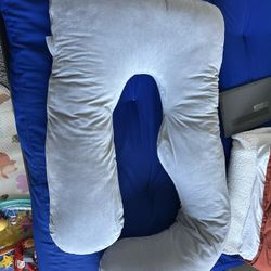 Pregnancy pillow