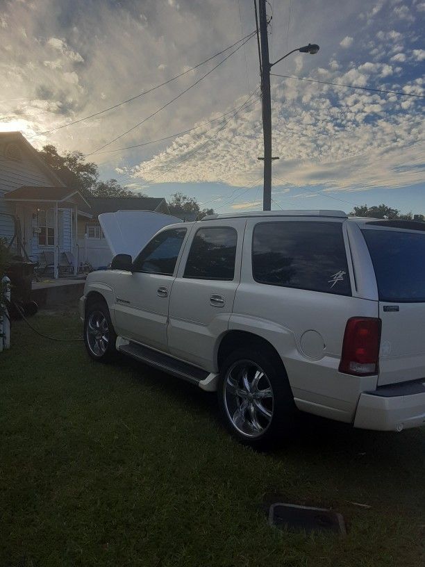 2004 Caddillac Escalade Parts