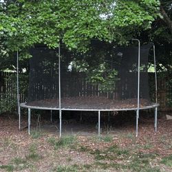 FREE 14’ trampoline READ DETAILS