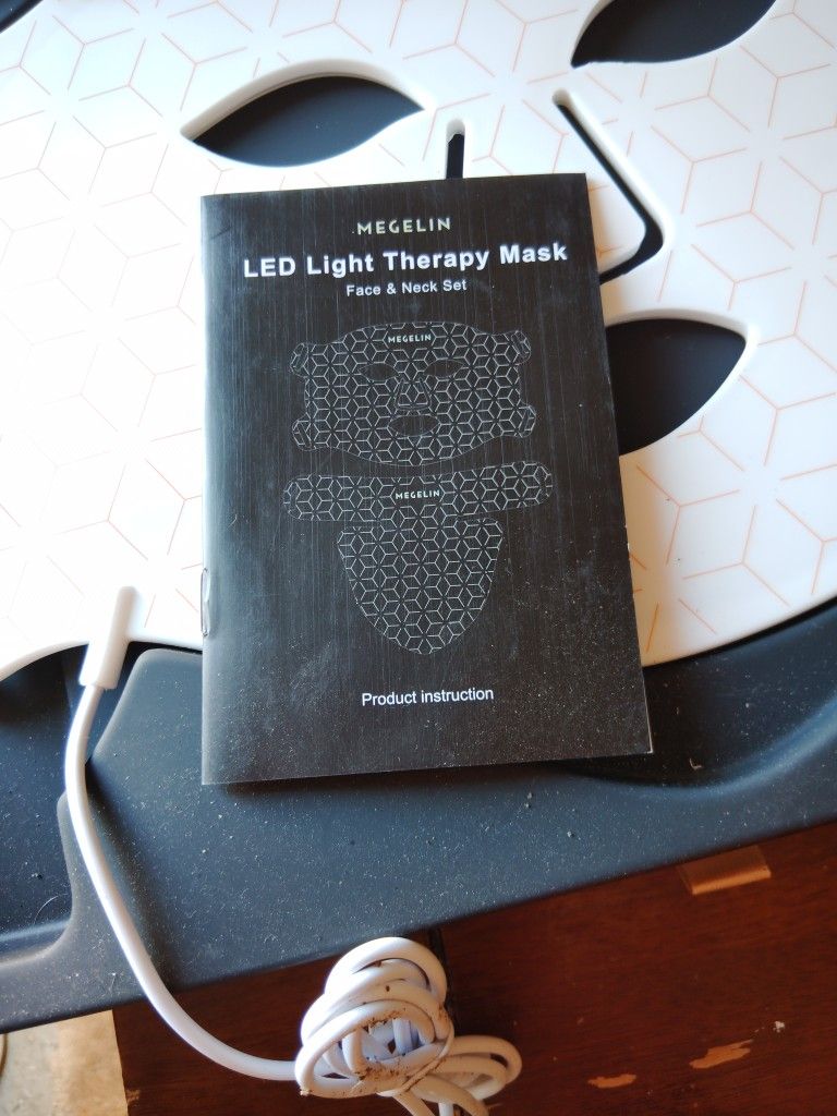 Megelin Led Light Therapy Face Mask