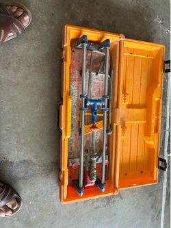 Tile cutter