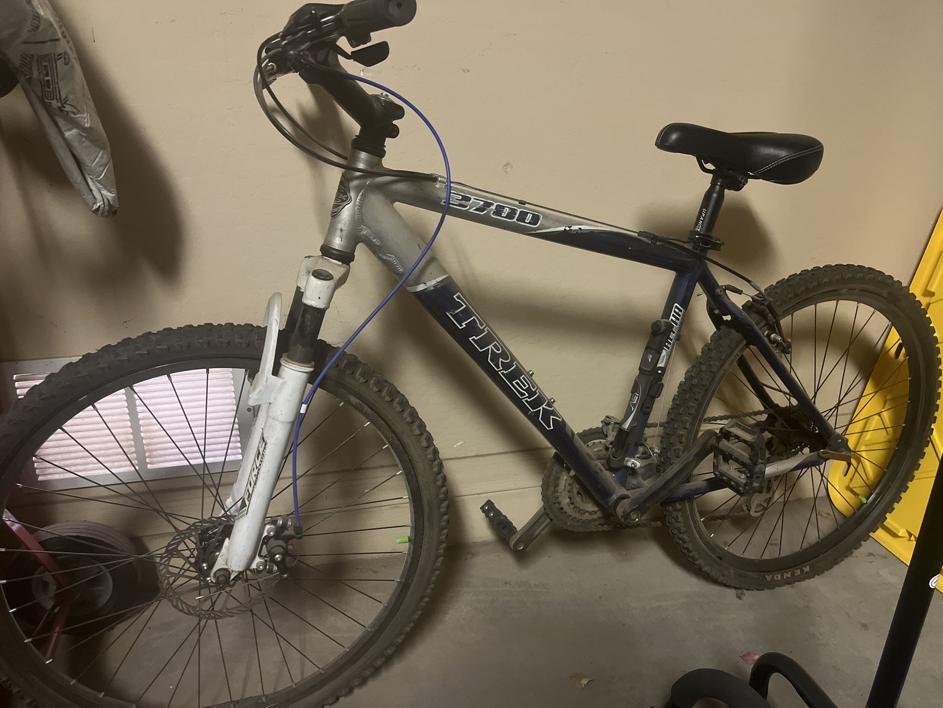 Trek 3700