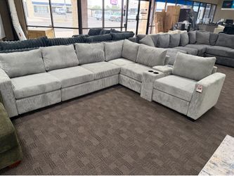 Light gray sectional w/ console and cupholders