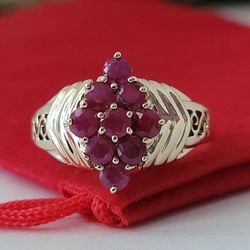 ⛔️RESERVED⛔️10K Yellow Gold Rubies Cocktail Ring Size 6.75 Solid Gold/ Anillo de Oro con Rubíes! 👌🎁Post Tags: 10k 14k