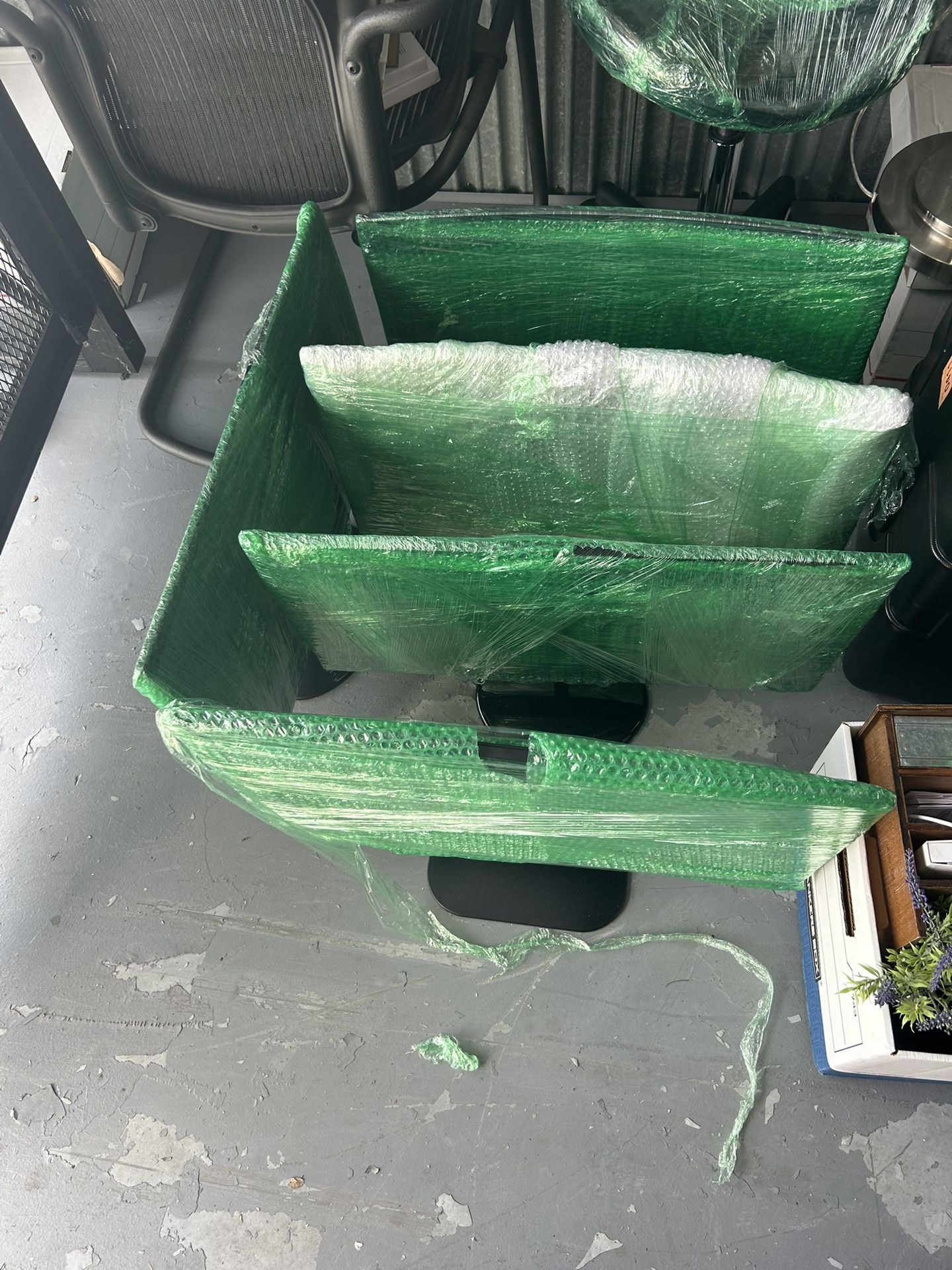 28” Monitors Almost  NEW
