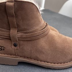 UGG  Brown Boots