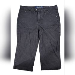 Gloria Vanderbilt Size 16 Black The Perfect Fit Capris - Has Pet Hair