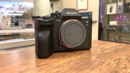 Sony a7RV. Open box