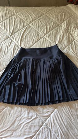 Alo yoga skirt/LOW BUYERS WILL BE IGNORE,FIRM PRICE