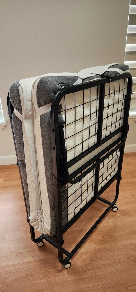 Rollaway Bed with Mattress / Camape - Cama Plegable