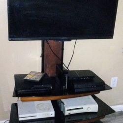 Insignia 39in Tv + Tv Stand 
