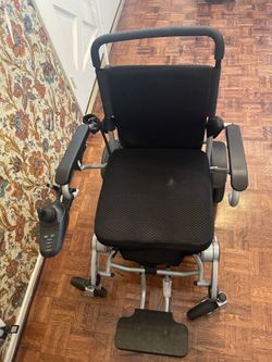 Electric wheelchair