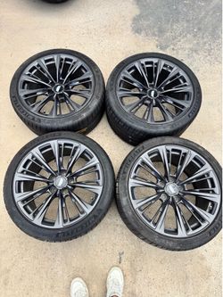 Cadillac CT5 V black wing rims and tires