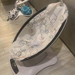 4 Mom MamaRoo  Swing For baby