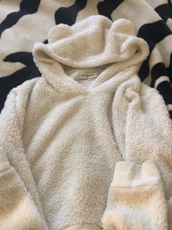 Abercrombie Kids Bear Sweater Size 10/12