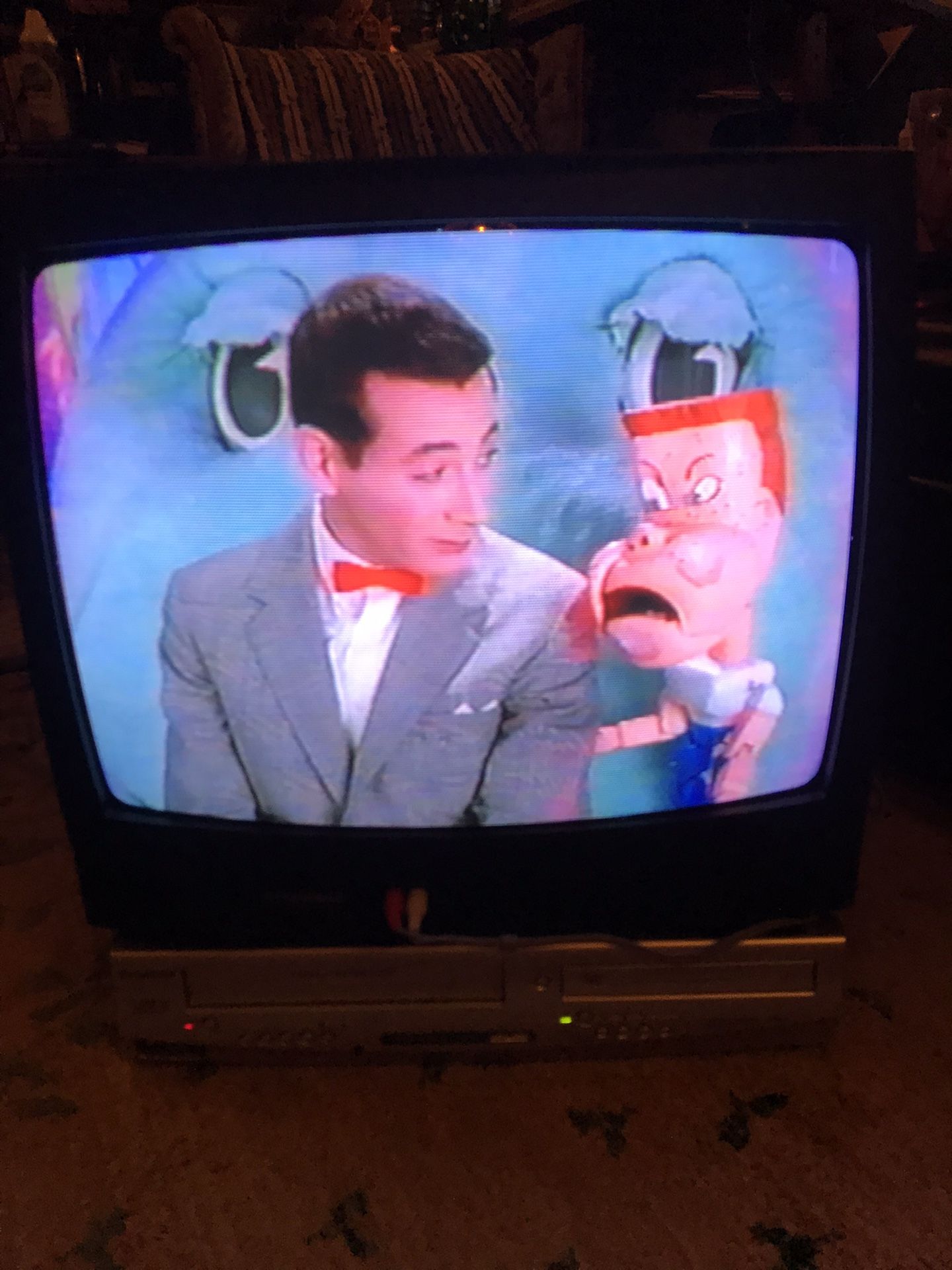 Sylvania 19 Inch Tv With Matching Sylvania Vhs / Dvd Combo Player