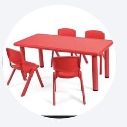New Kids Desk With 4 Chairs 