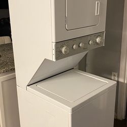Whirlpool Stackable Washer & Dryer