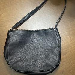 Forever 21 Small Black Vegan Faux Leather Zip Cross Body Shoulder Handbag Purse